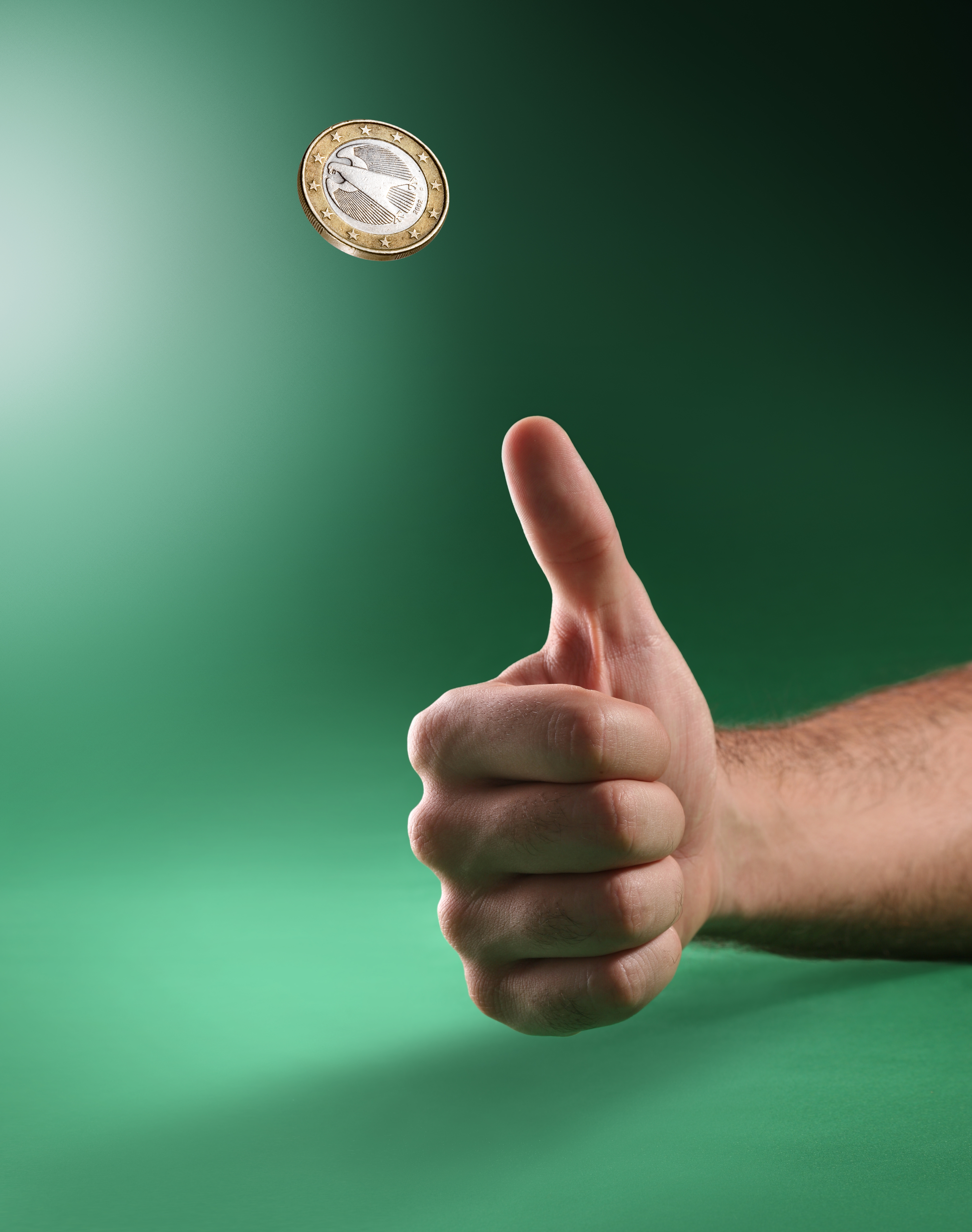 coin tossing hand